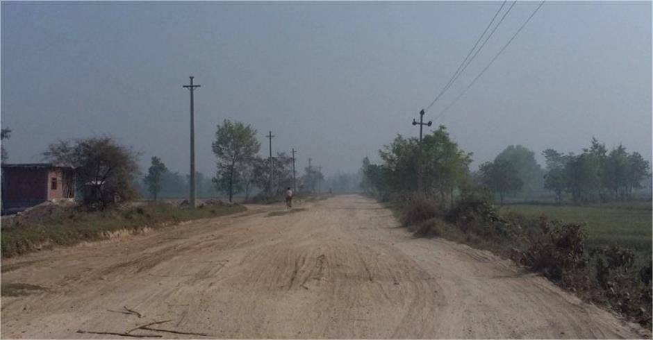 बाढीले पुल भत्काएपछि हुलाकी सडकखण्ड अवरुद्ध